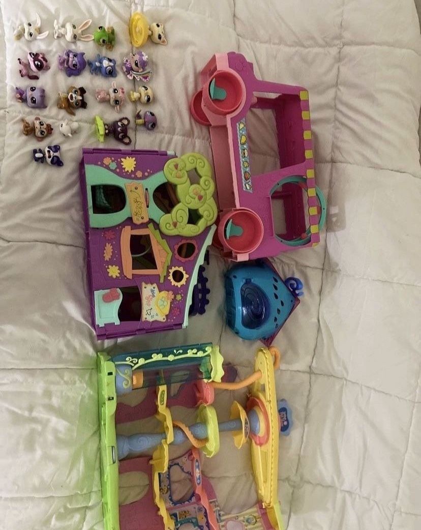 LITTLEST PET SHOP (lps) AND SHOPKINS