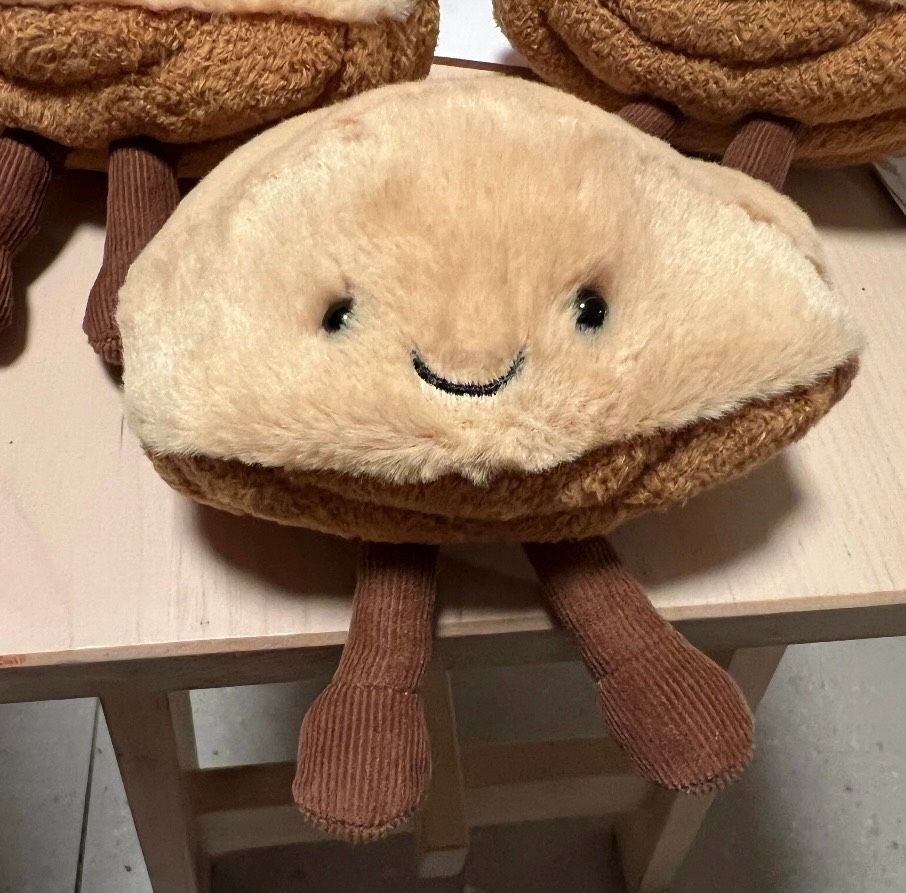 Jellycat Margaux Madeleine