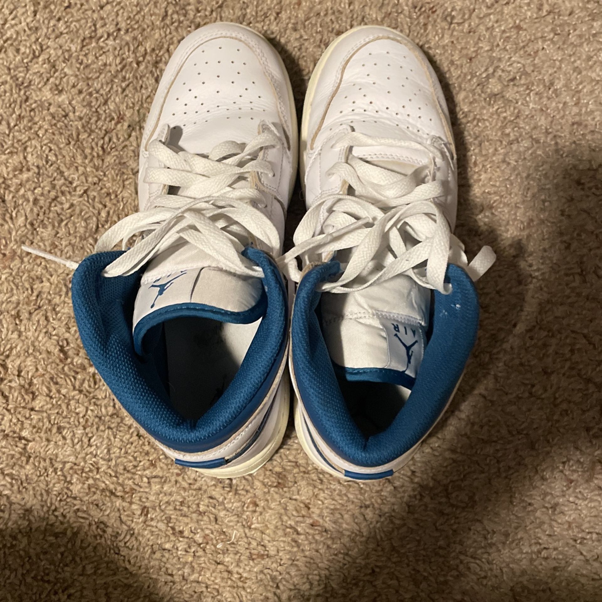 Jordan1 Size 7y Used. OBL