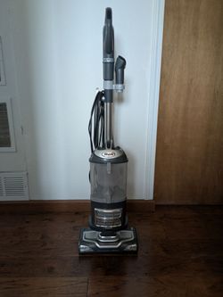 Shark vacuum navigator lift away