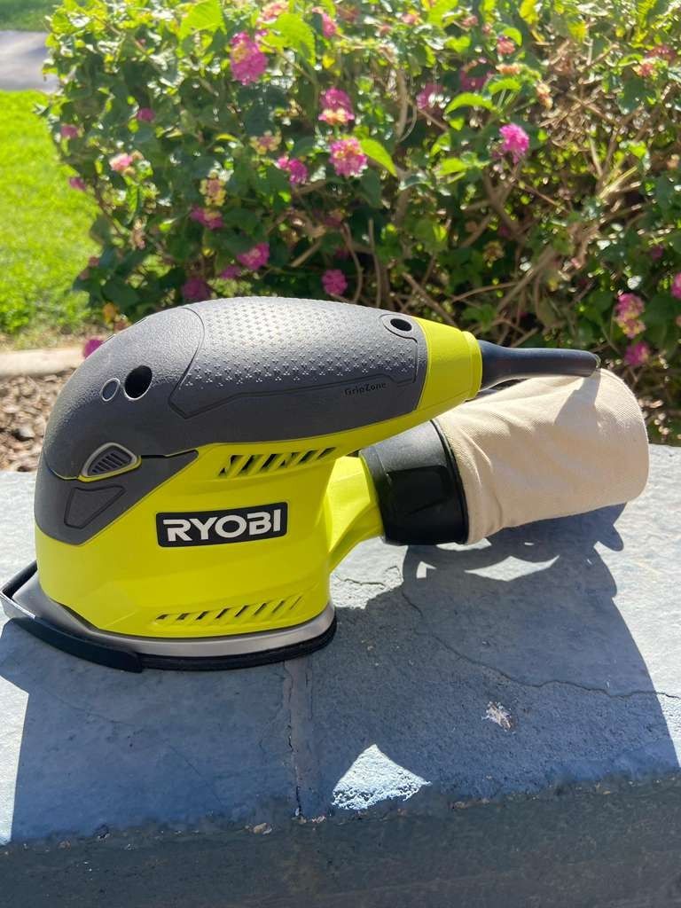 Ryobi 1.2 Amp corded 5.5 corner cat Sander