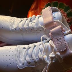 Tego Estos Tenis  Fila Color Blanco Co Un poco Rosita En  Nuevos Saiz 6 