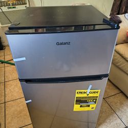 Galanz Mini Fridge With Freezer (New)