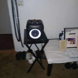 Jbl Essential Party Box