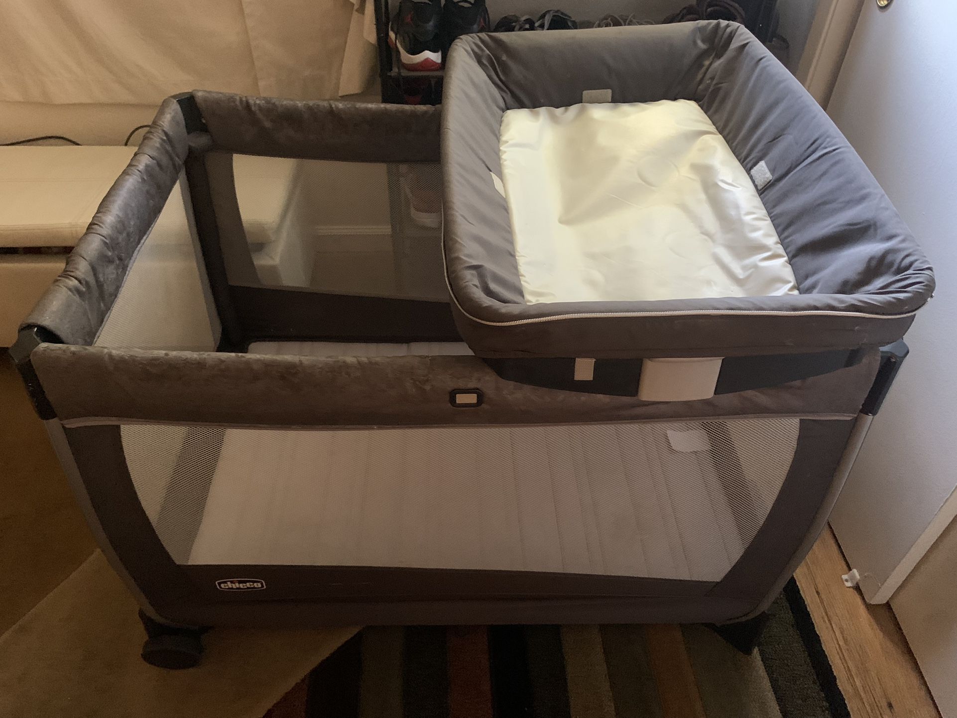 Chicco Portable Crib 