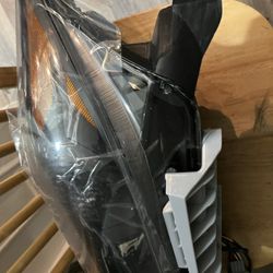 2016 Nissan Maxima headlights