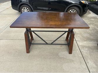 Adjustable Height Dining Table