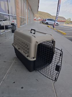 Top paw portable dog carrier. 20 to 90 lbs 28" stack