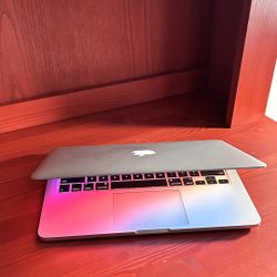 Apple MacBook Pro 13” Retina, I5/8GB/128GB SSD $220