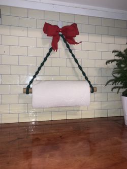 Macrame Paper Towel Holder In Green With Red Bow