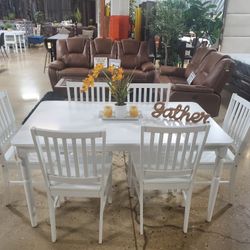 White 7pc Farmhouse Dining Set (New)