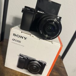 Sony Alpha A6100 Mirrorless Camera with 16-50mm Zoom Lens
