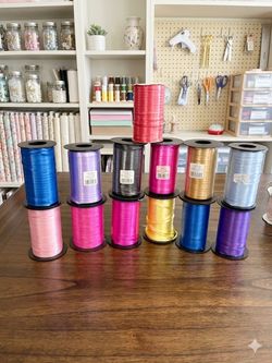 Curling ribbon lot
