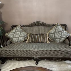 6pc Couch And Table Set