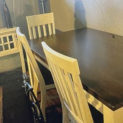 DINING WOOD TABLE WITH ALL 4 CHAIRS