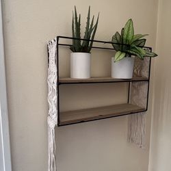 Hanging wall shelf / fake plants inside ceramic vase