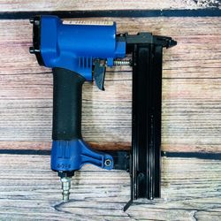 Central Pneumatic Air Brad Nailer Item Number 42528 TESTED Working