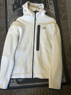 Nike tech size medium
