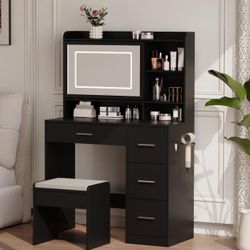 BRAND NEW Vanity Desk with Lighted Mirror + Stool – In Box!
