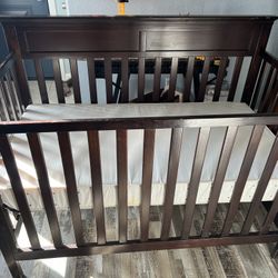 Baby Crib With Changing Table