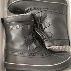 Kids Size 1 Snow Boots (London Fog)