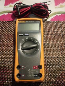 Fluke 23111 multi meter