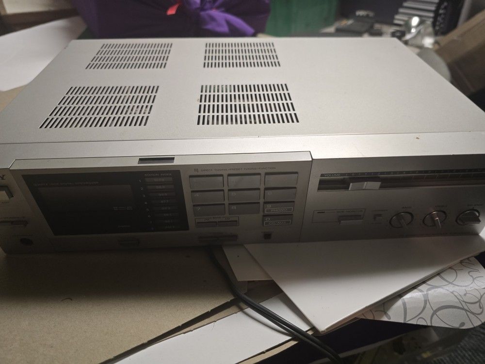 Vintage Sony STR-VX30 FM-AM Stereo Receiver  Tested And Working.