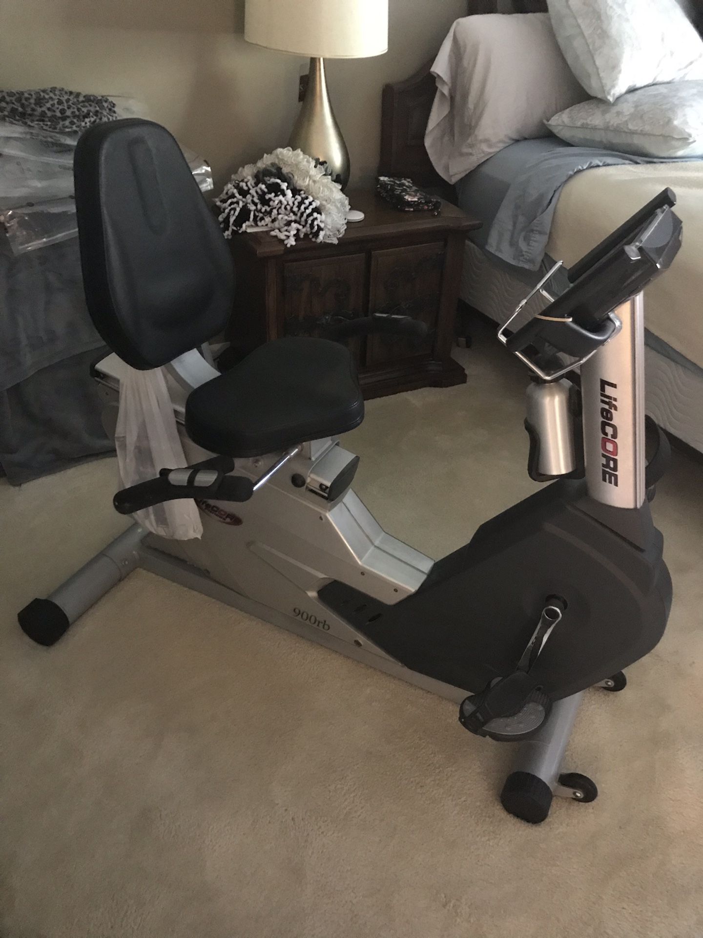 Lifecore 900rb Recumbent Bike