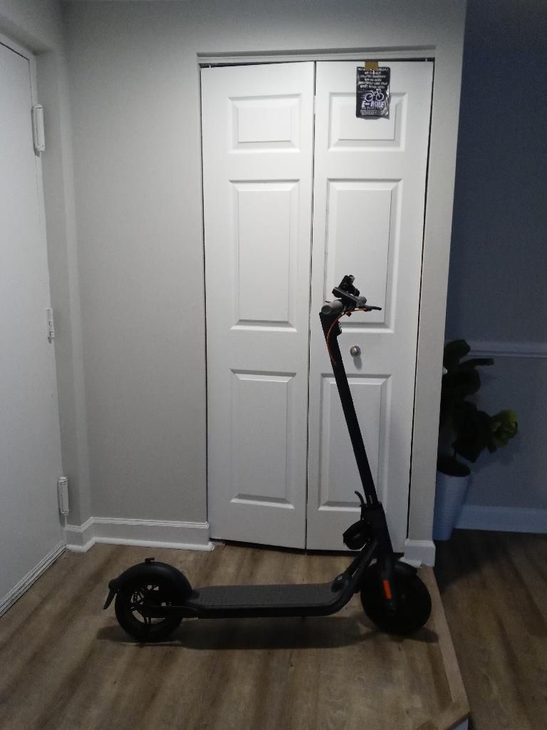 2023 NINEBOT F30 Scooter 