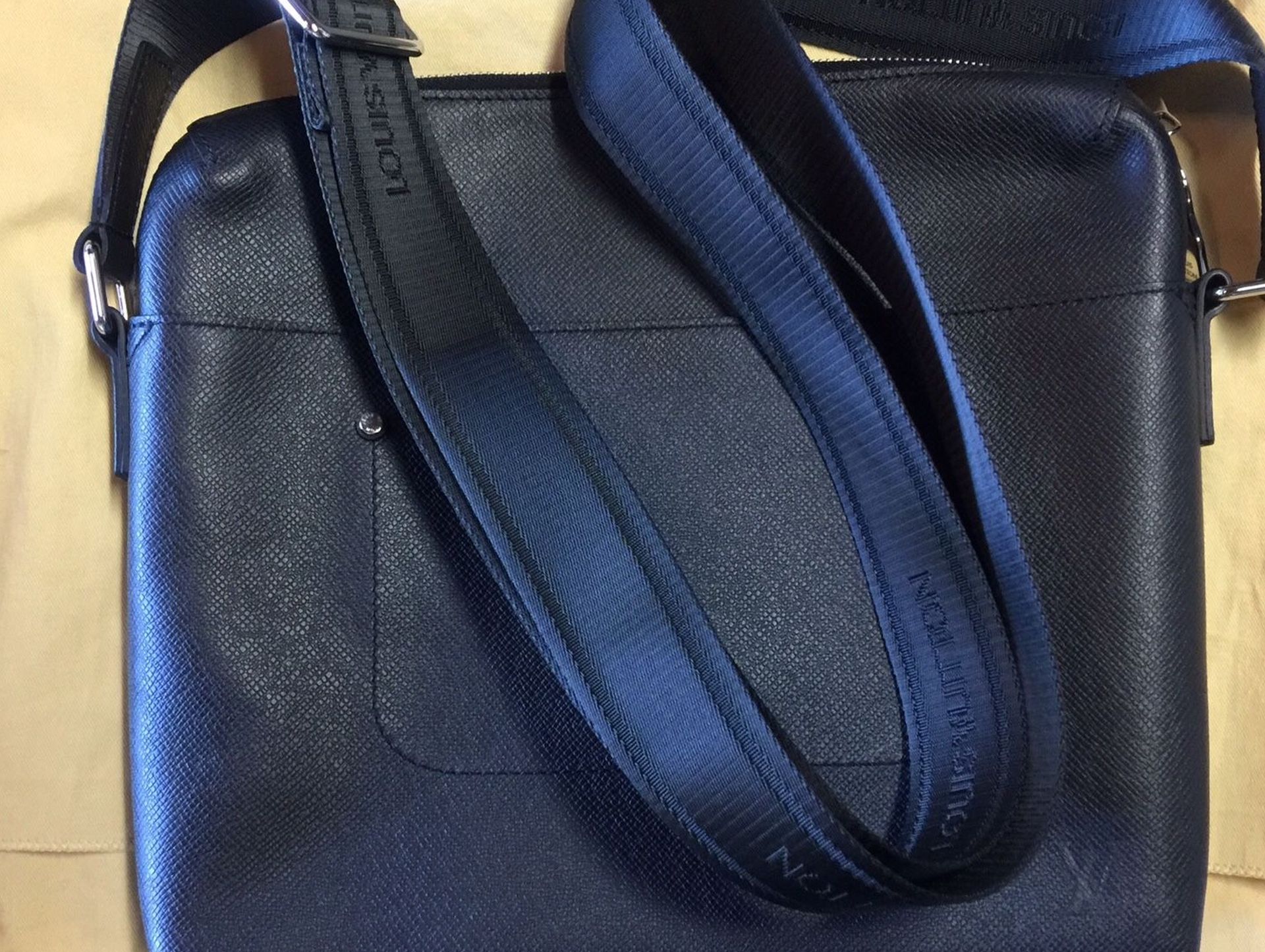 LV Mens Messenger Bag