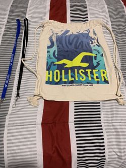 Hollister cinch bag/ two key neck strap