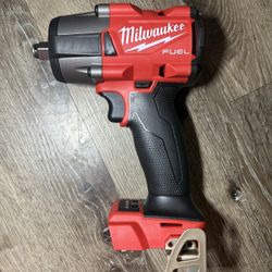 Milwaukee M18 Fuel 1/2 Mid Torque Impact Wrench
