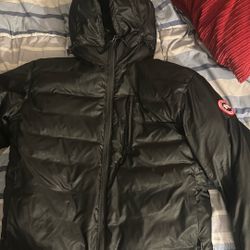 Canada Goose Size M