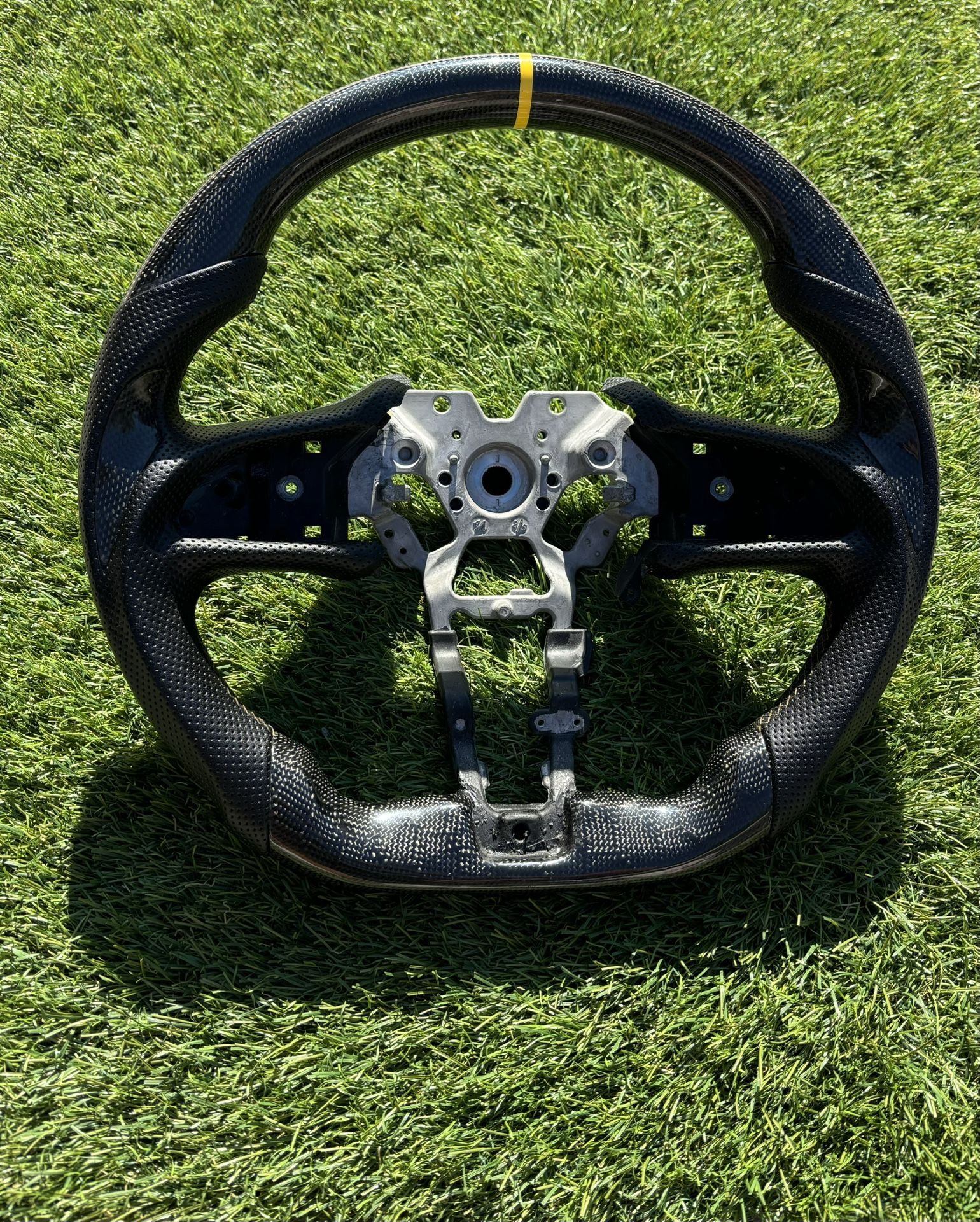 Honey Comb 🍯 Race Yellow Carbon Fiber Steering Wheel Q50/Q60
