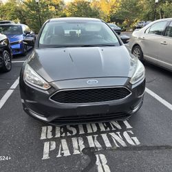 Selling My 2017 Ford Focus 