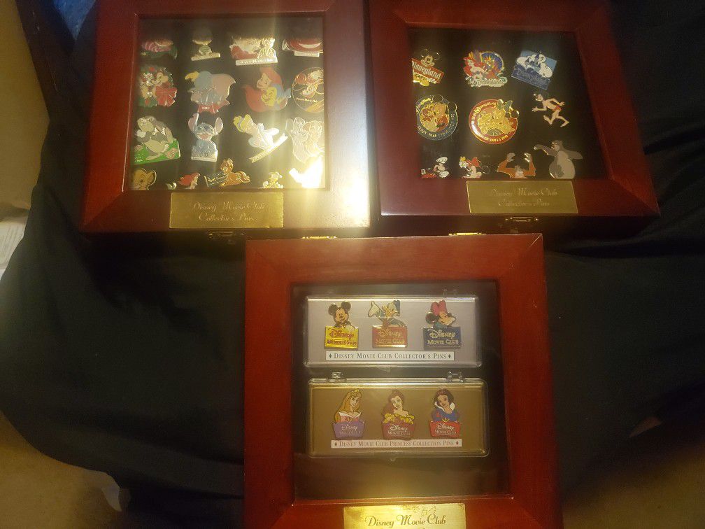 Disney collectible pin lot