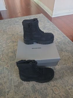 Strike boots balenciaga