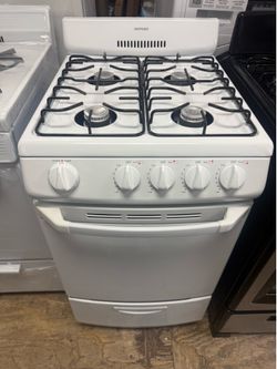 Hotpoint - 20 in. Wide 4 Burners 20 in. Wide 4 burner 2.3 Cu. Ft. Freestanding