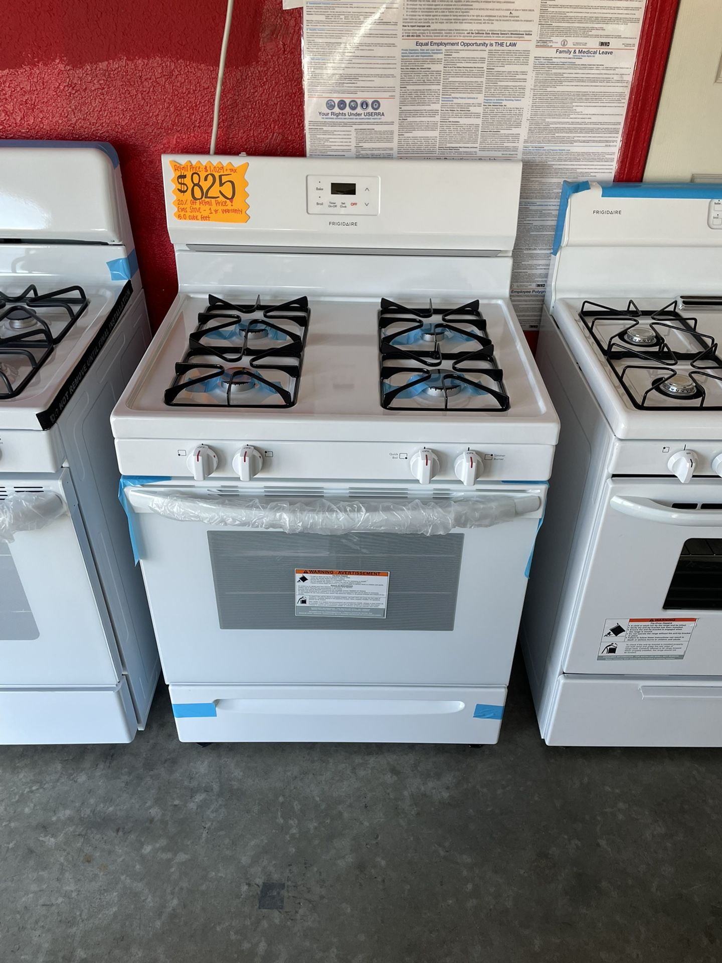New Frigidaire 4 Burner Gas Stove 30” Wide 