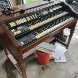 Free Lowrey Organ