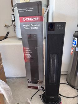 Ceramic space heater - new with remote
