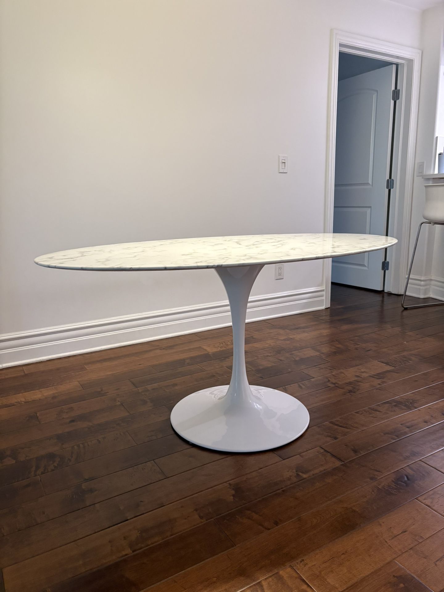 Tulip Dining Table