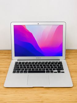 MacBook Air 13” 💻 Apple i7 ⚡ 8GB RAM 🚀 256GB SSD 💾 Office/Logic/Final Cut 🎵🎬 1-Year Warranty ✅ $200