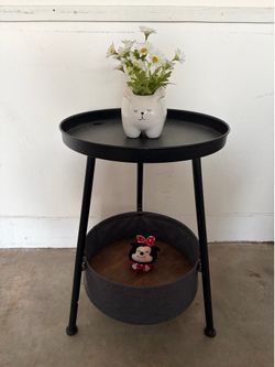 Table with decor