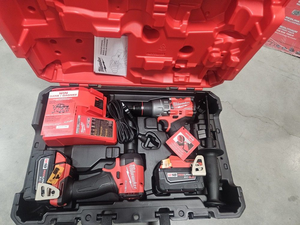Milwaukee M18 drill set