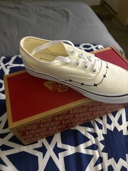 Vans Low-Top Sneaker White with Barbed Wire Graphic