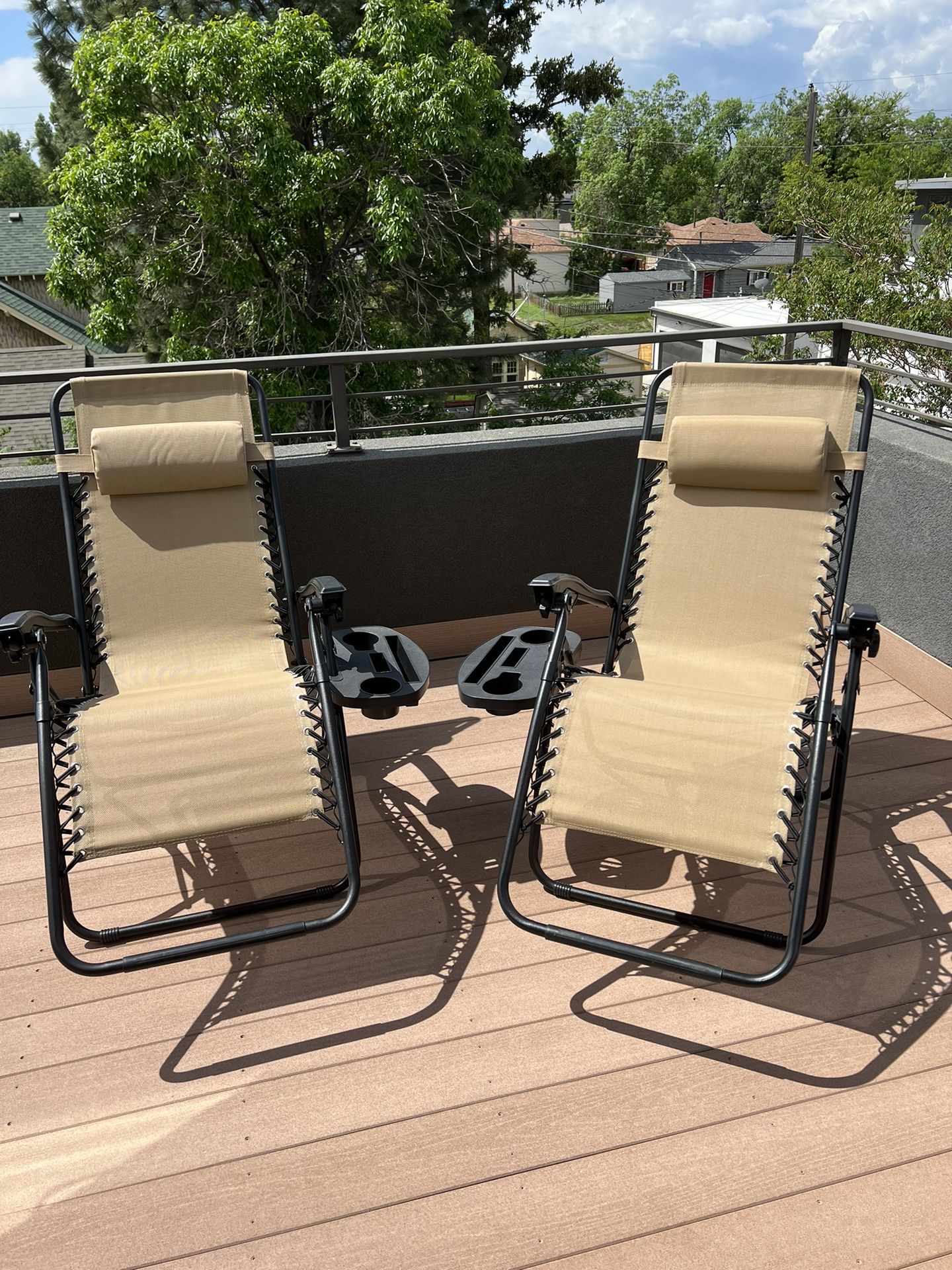 2 Zero Gravity Loungers With  Cup Holder Tray