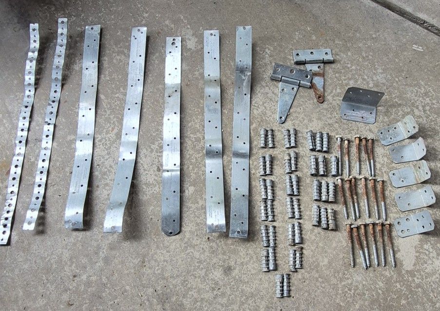 METAL STRAPS,  CEMENT  ANCHORS,  ANGLE  METALS  &  LAG SCREWS