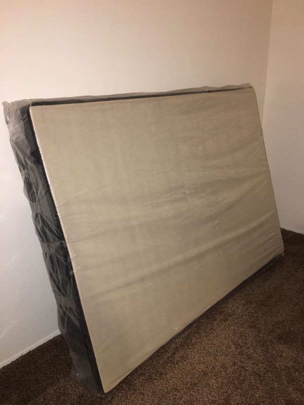Full size box spring. (Brand new, never been used.) for Sale in