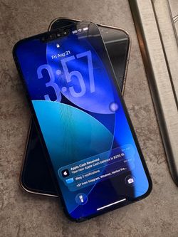 Apple iPhone 13 Pro Max with Cracked Screen